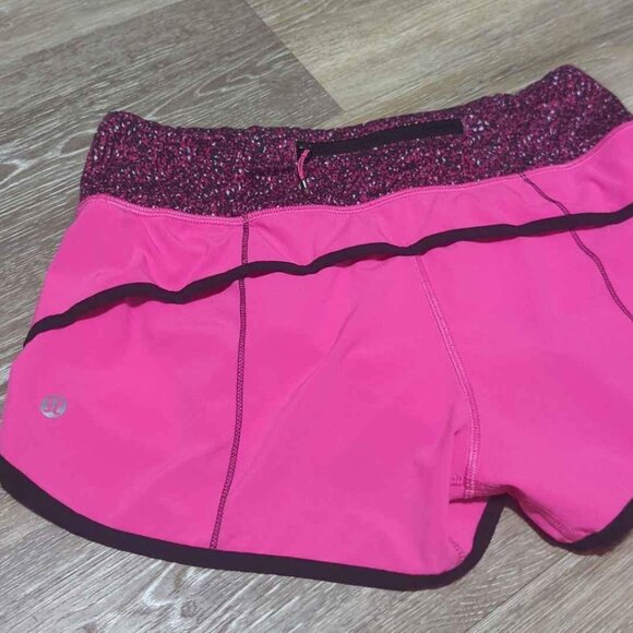 Lululemon size 4 Speed Shorts Raspberry Glow Light Pink run times tracker hotty - Picture 4 of 6
